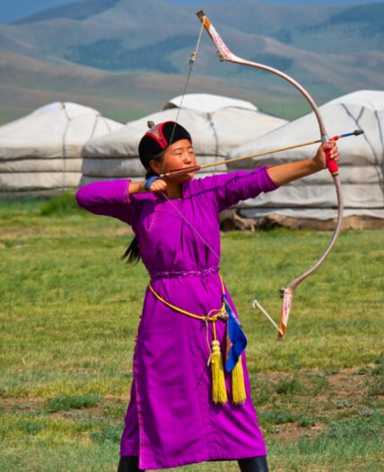 Female archer Ulaanbaatar | Janette Asche